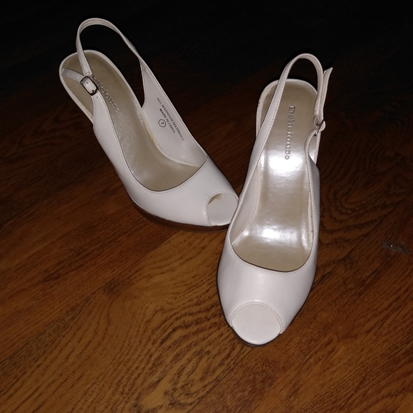 Delicious Shoes - 3/$15 White peek-a-boo heel